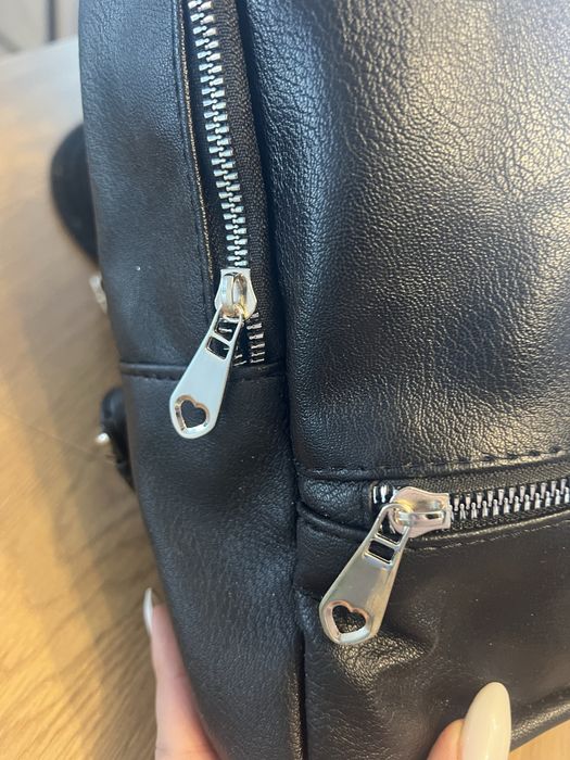 Дамска кожена раница с шевица