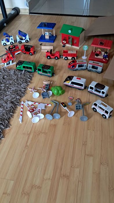 Set trenulete si masinute lemn cu accesorii