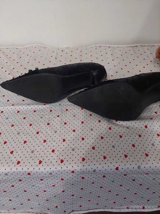 Pantofi de dama și barbat din piele