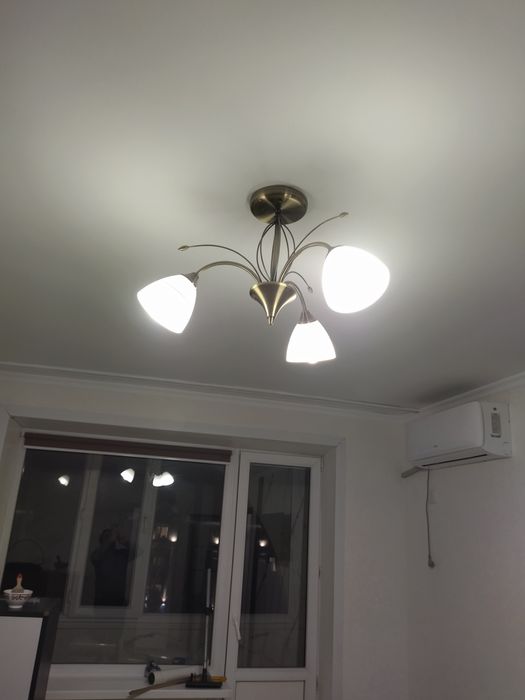 Продам люстру не дорого