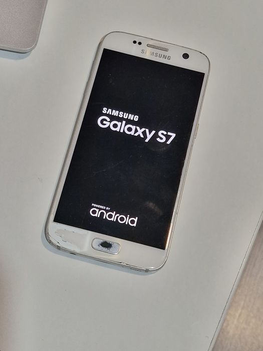 Telefon pentru piese sau colecție