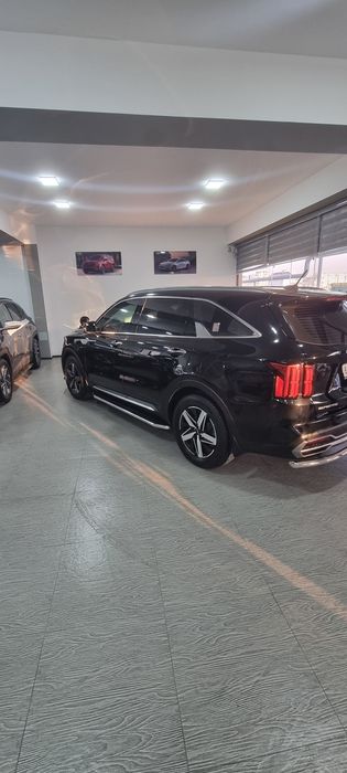 Продаётся кия саренто 2023 год радное краска  7 местный