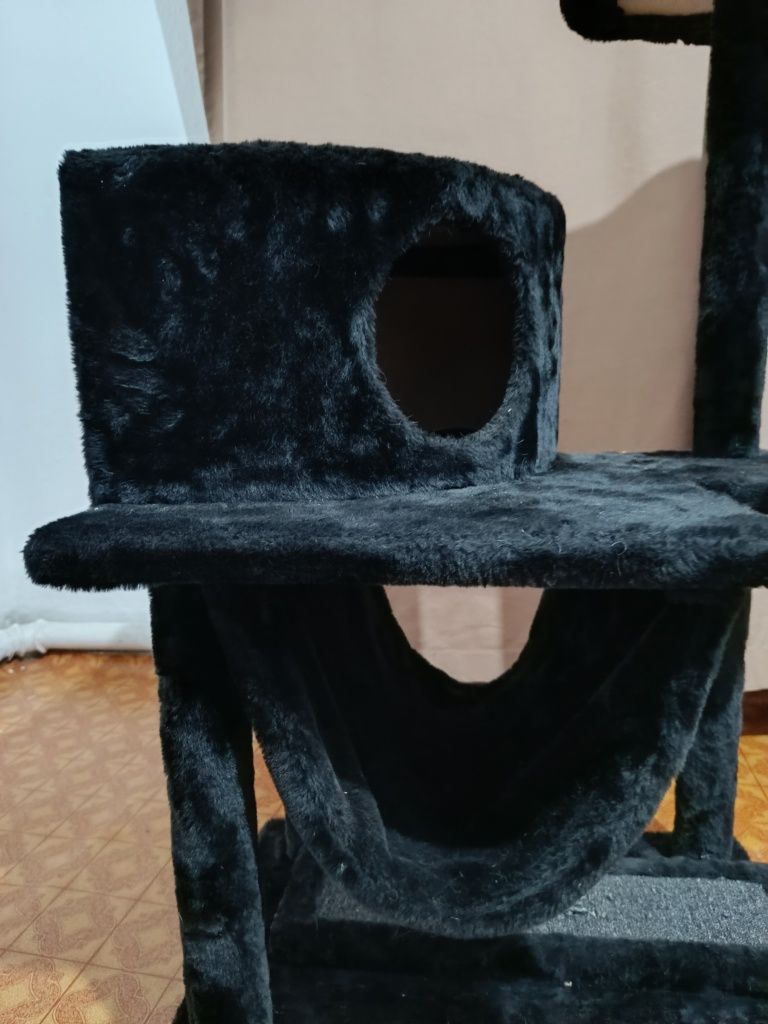 Кошачий домик  идеальном состоянии