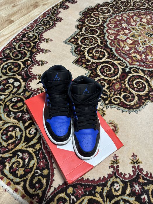 Jordan 1 mid albastru cu negru