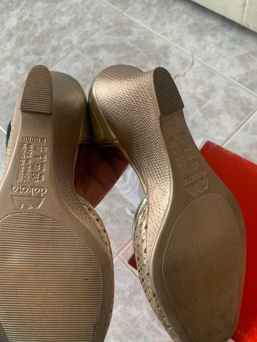 Продавам чисто нови, висок клас обувки от ест. кожа 39 номер