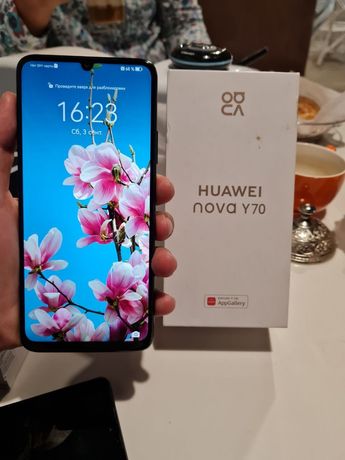 Huawei Nova Y70 .