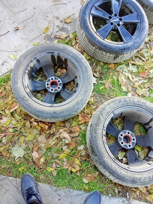 4 бр.Алуминиеви джанти с гуми 16 цола,350 лв.