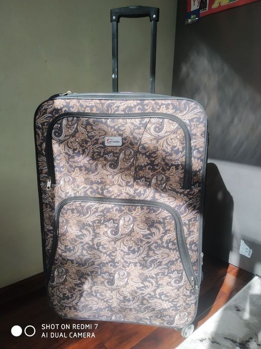 Продам чемодан багаж