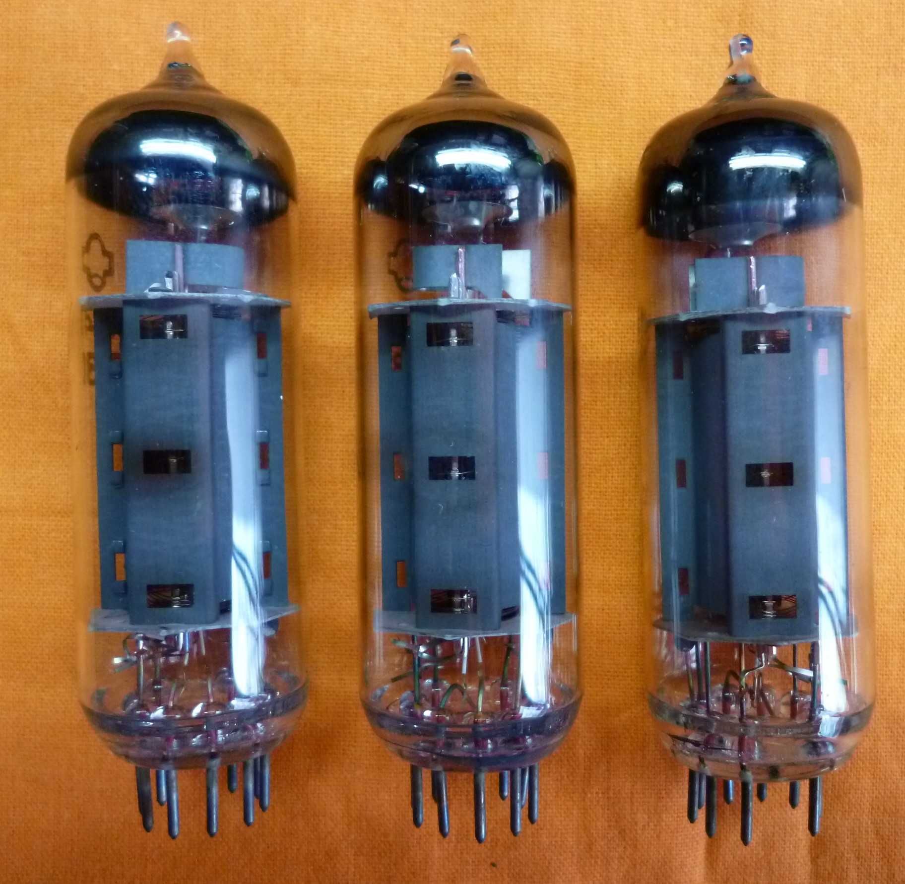 Vintage tub lampa 6P14P 6П14П = EL84 audio radio rusesc URSS