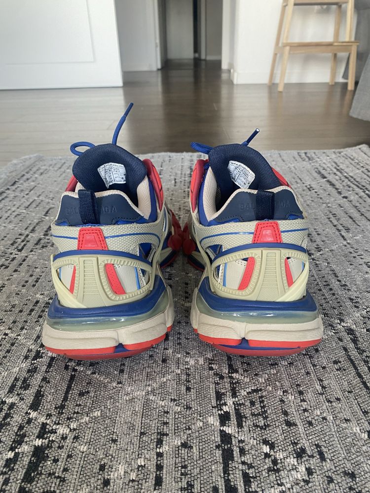 Продавам обувки Balenciaga