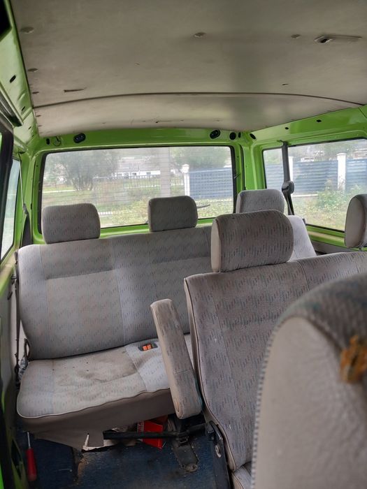 Vand Volkswagen Transporter  an 1994.functional,necesita reparatii,far