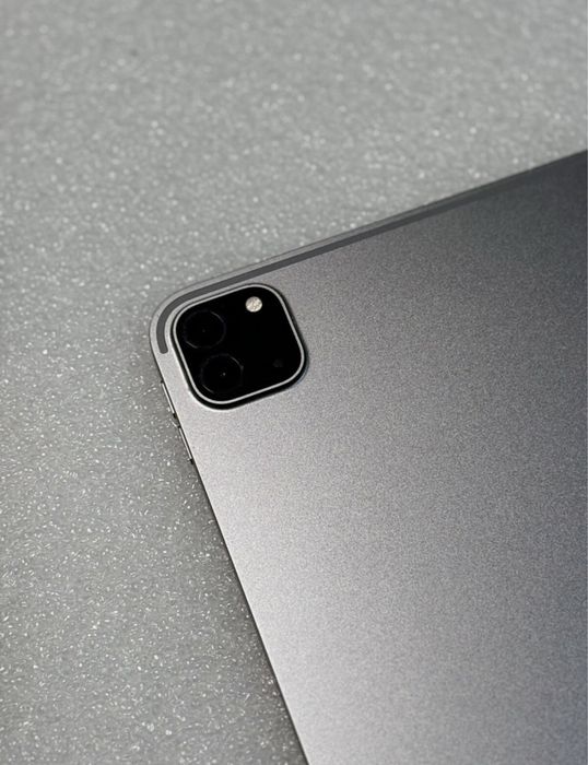 IPad Pro 12.9 Gen 6th M2 128 GB, Wi-Fi, smart keyboard folio, ca nou