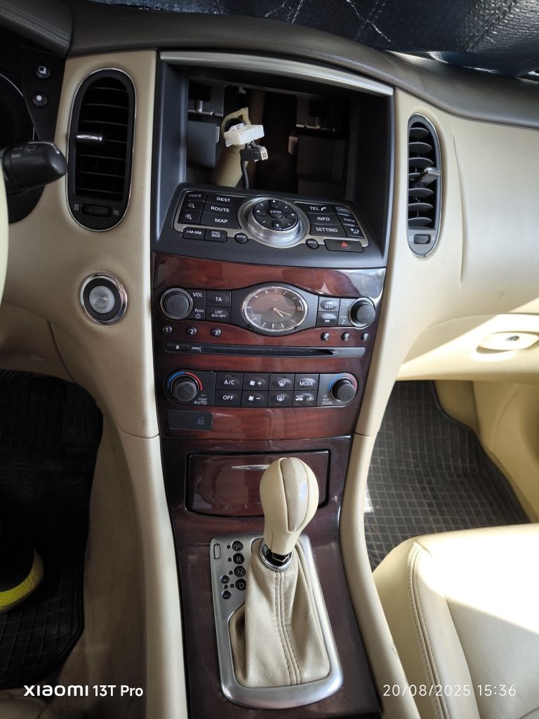 INFINITI EX30D на части
