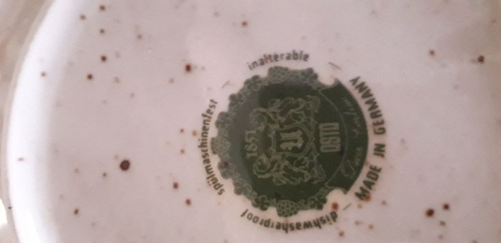 Serviciu de masa pentru 14 persoane din ceramica, rustic si frumos