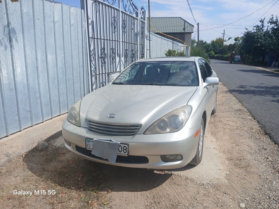 Автомашина лексус es300