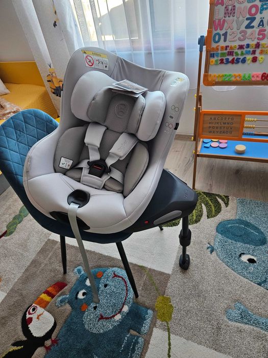 Стол за кола Cybex Sirona G i-size 0-20 кг + база, чисто НОВО +подарък