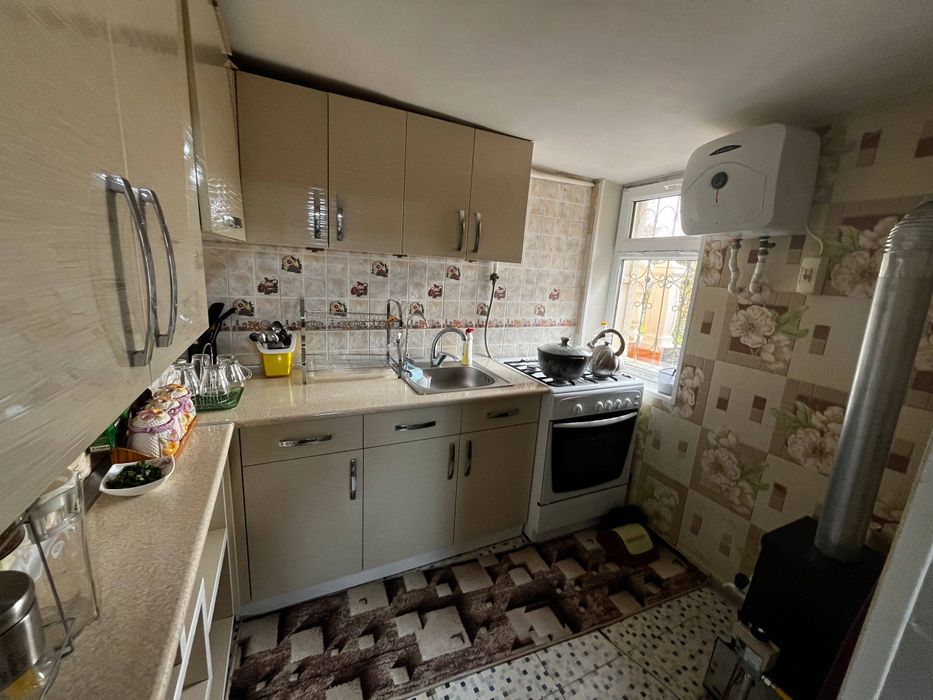 Чирчик шахрида ховли сотилади.