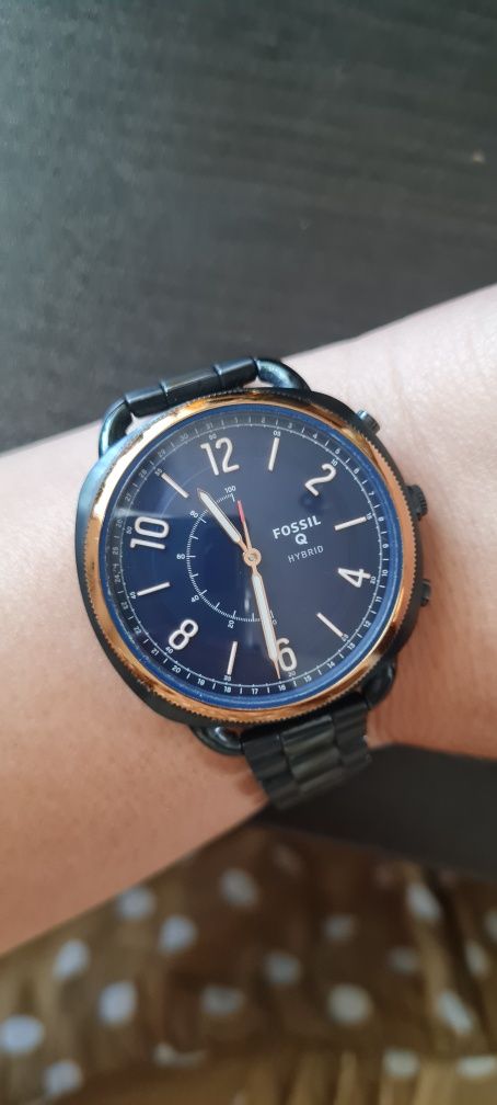 Дамски смарт часовник Fossil Hybrid