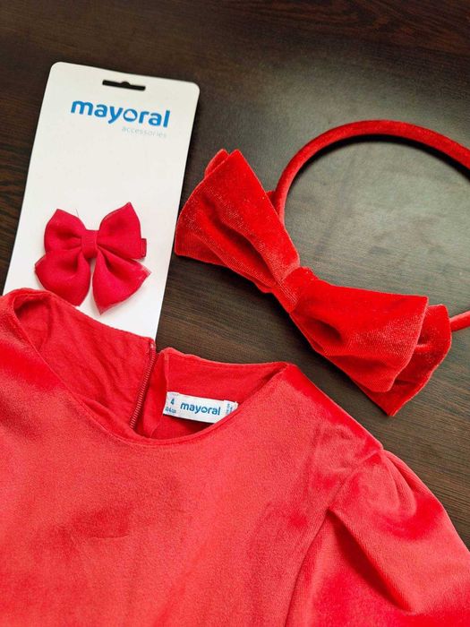 Коледен сет "Mayoral" 2-4 г. 104 см.Рокля,Обувки,Чорапи,Диадема,Шнола