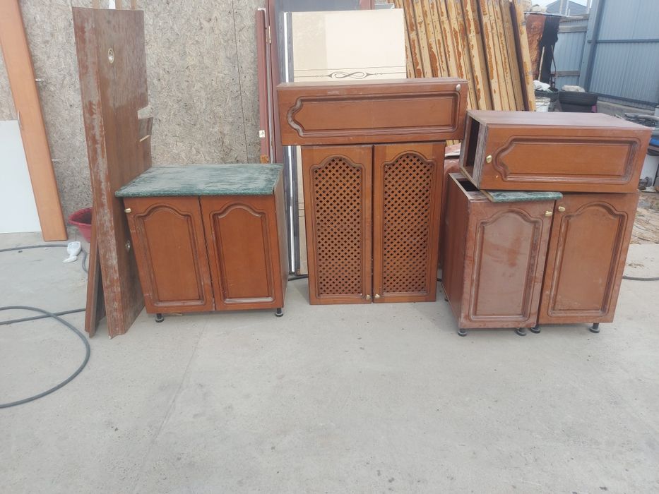 Продам Кухонный шкаф 10000т