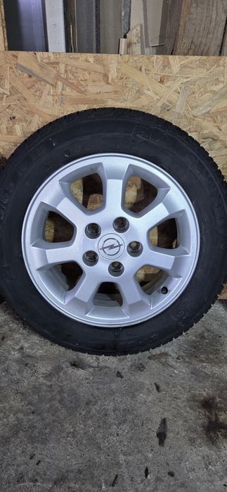 OPEL MERIVA джанти със зимни гуми  175/65/15. 6J×15. ET49  5×110