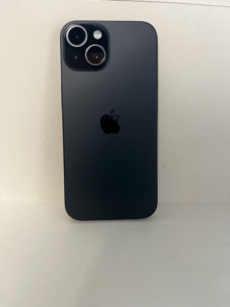 iPhone 15  93 % батерия