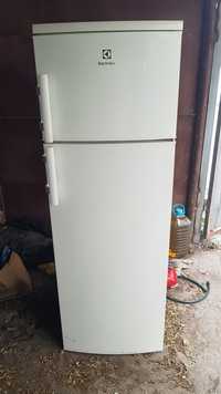 Vand frigider cu congelator Electrolux