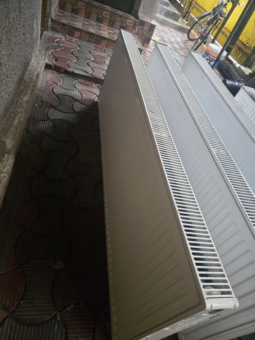 Vănd 4 calorifere 300 ron bucata.