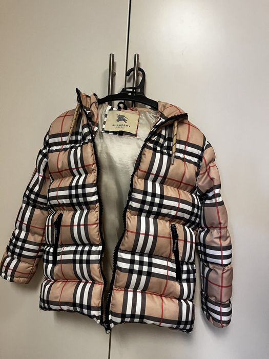 Burberry London яке Женско 8-9 години