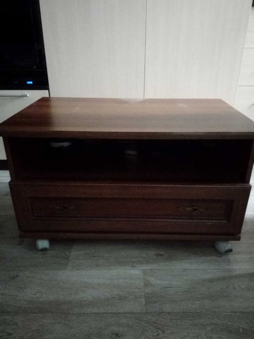 Продам тумбочку польская 25000 тенне