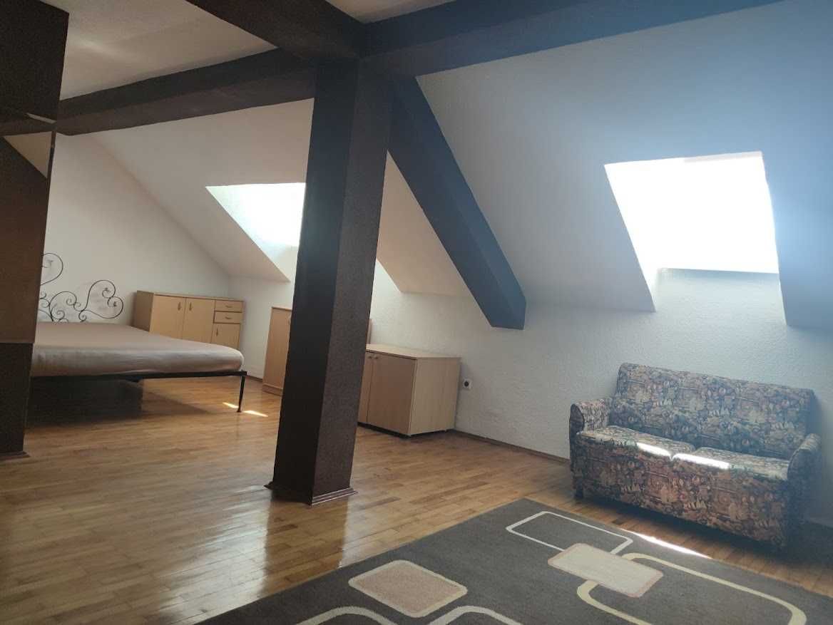 Продавам многостаен тип Мезонет - 210м2, до Колхозен Пазар