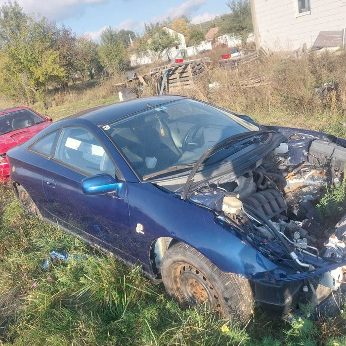 Vand Toyota Celica, 2 buc, 2001 si 2000
