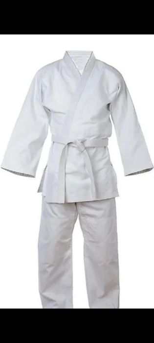 Продам костюм для каратэ новый