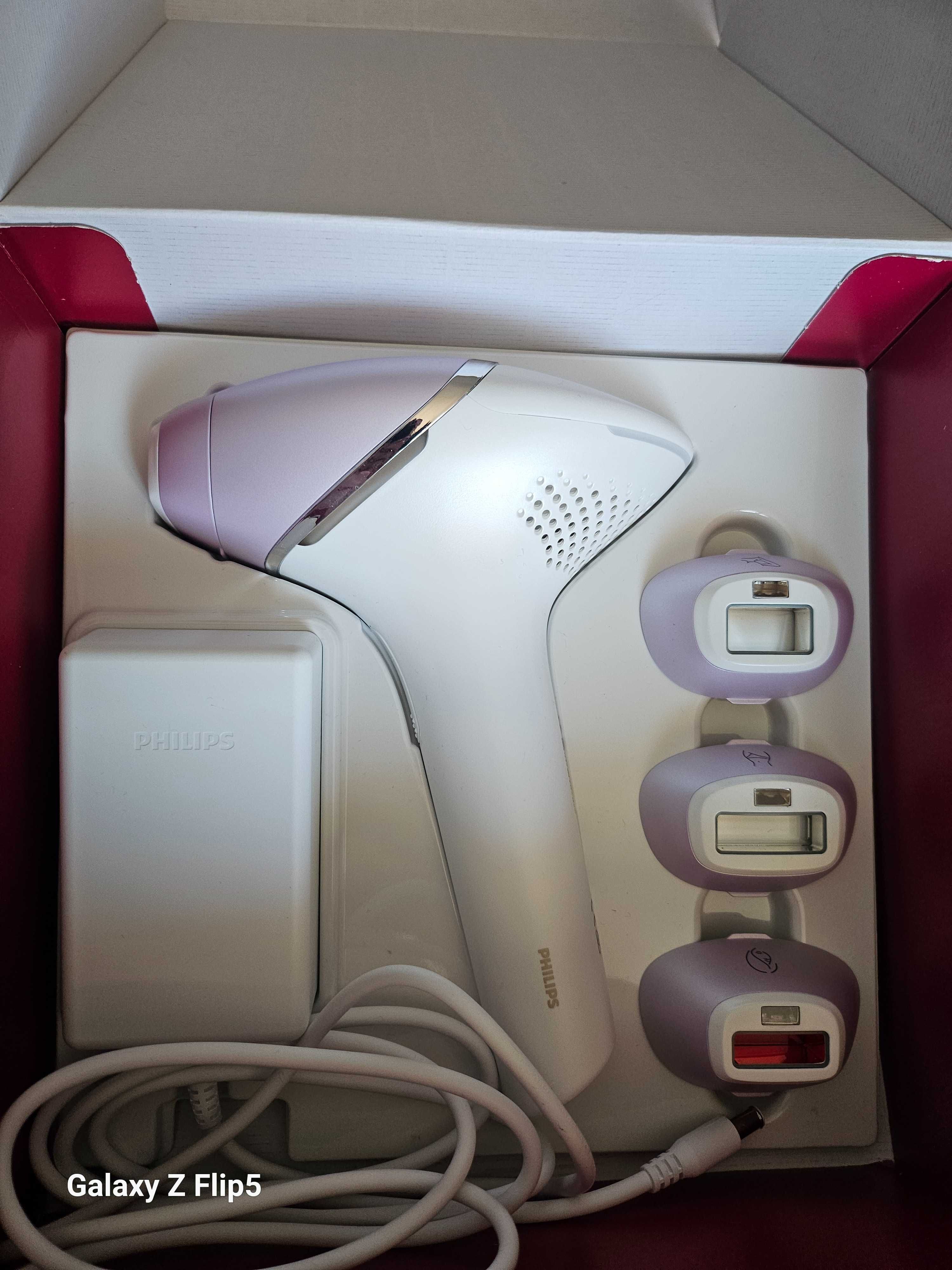 Фотоепилатор Philips Lumea BRI947