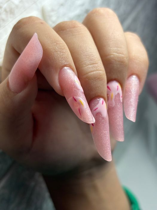 Unghii cu gel și semi