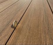 Deck compozit Magnet