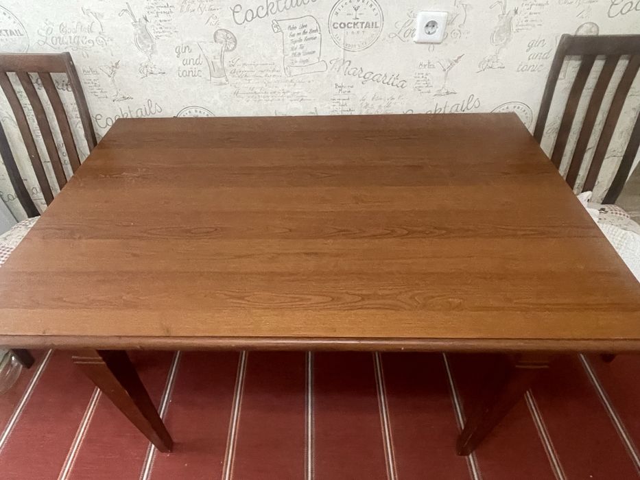 Продам кухонный стол