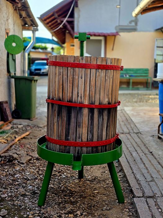 Presa struguri + accesorii