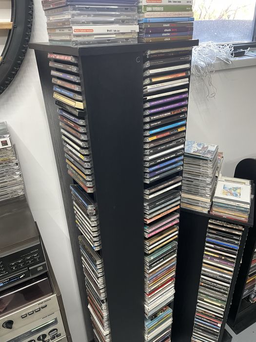 Suport cd casete cel mare 370 cduri cel mic 144 cduri sau 144 casete