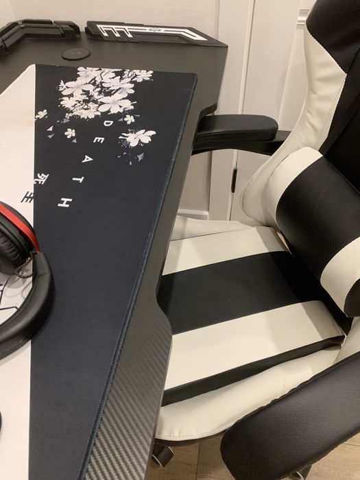 Игровой стол и кресло