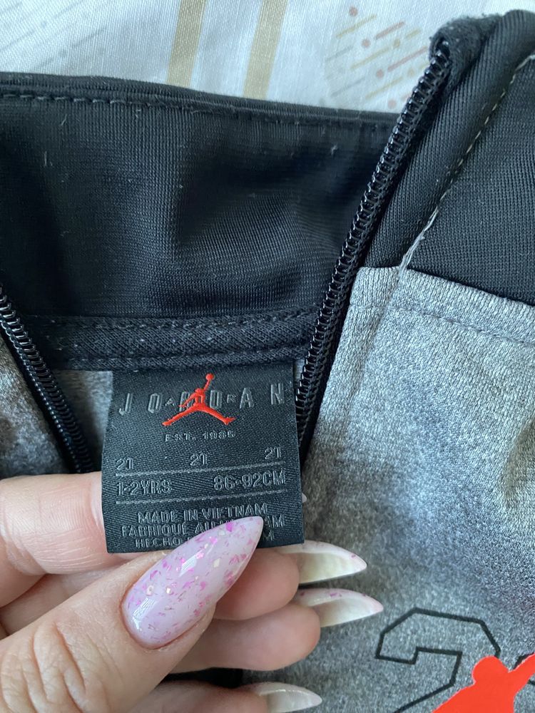 Детски екип NIKE JORDAN оригинален,без забележки и следи от употреба