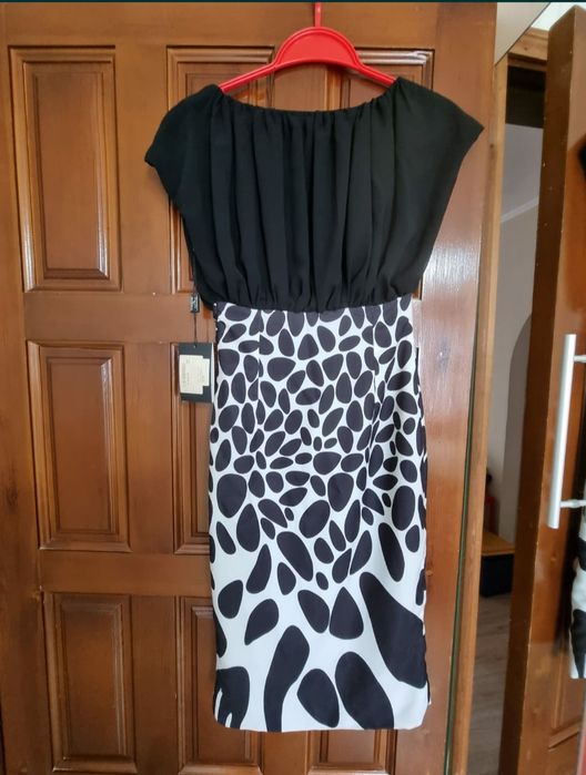 Продам стильное платье производство Италия, размер 36-38 (s)