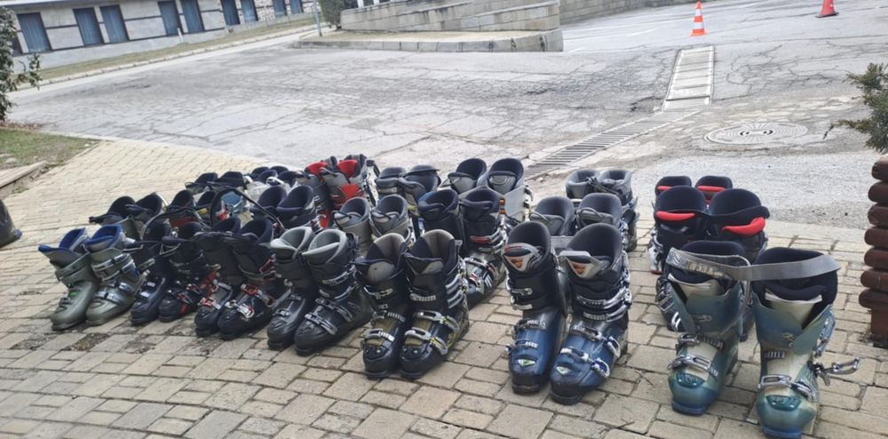 Ски екипировка (обувки ски)