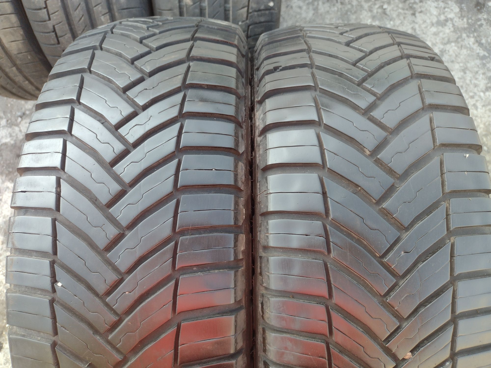 Перфектни 2бр.235/65/16С Michelin CC Agilis dot4322