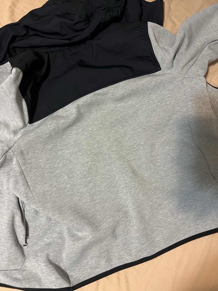Nike tech fleece суичър