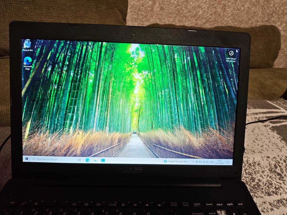 Лаптоп ASUS F553M