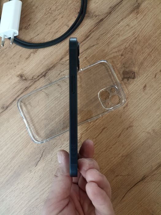 Продавам IPhone 13 128GB