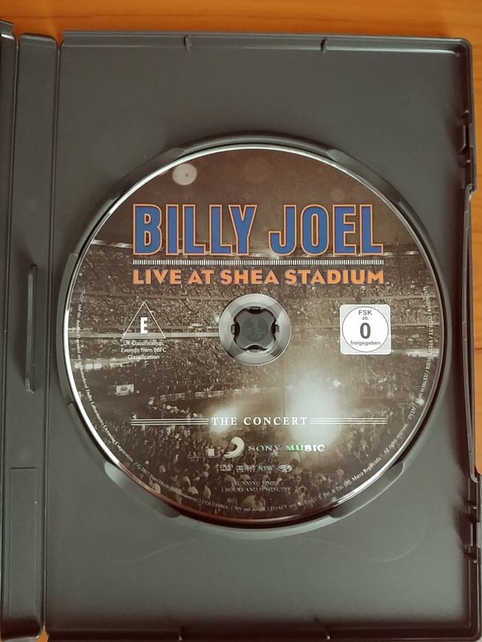 продаю фирменный DVD Billy Joel - Live at Shea Stadium