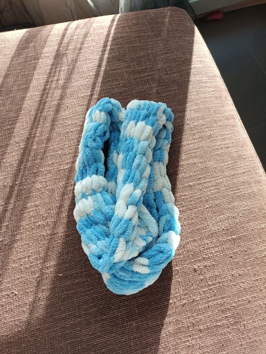 Ръчно плетен шал