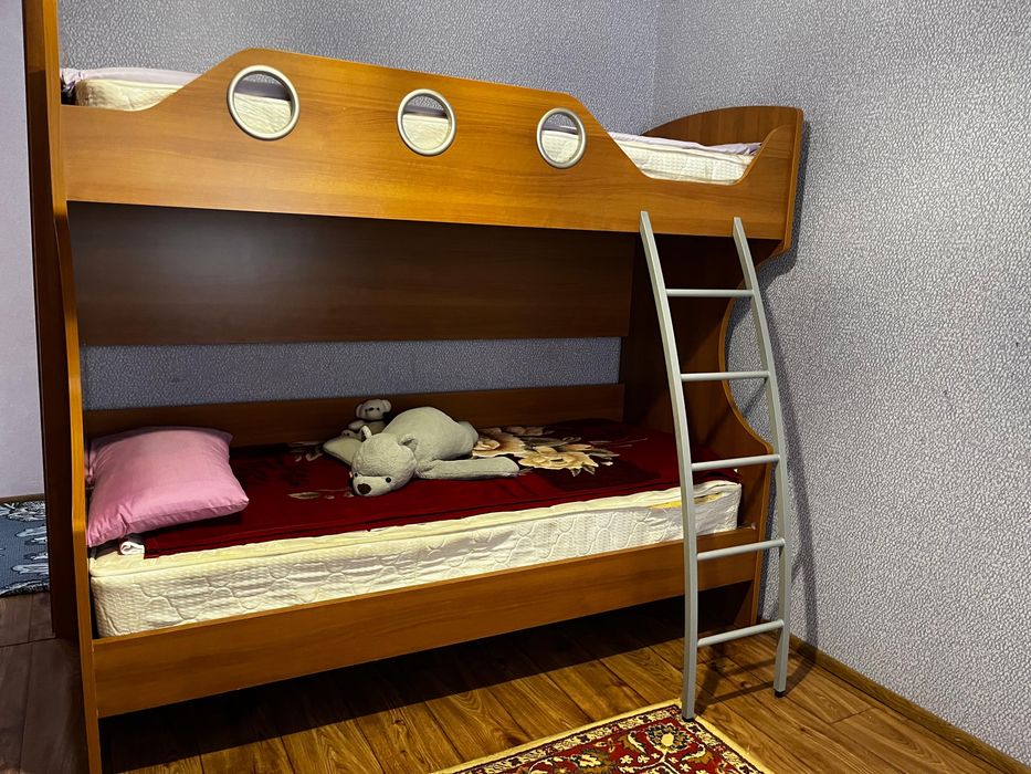 Двухъярусная кровать